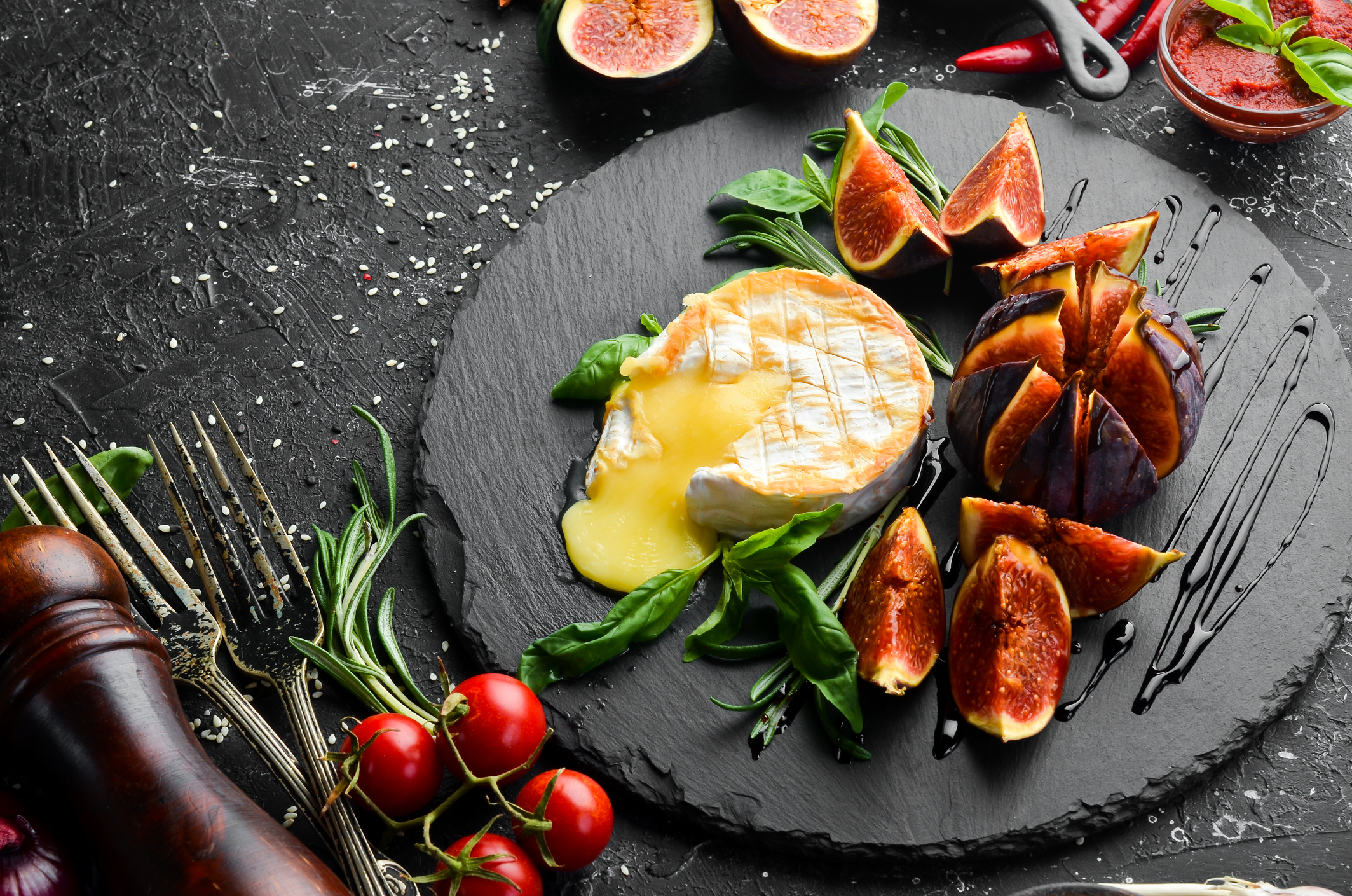 Baked Brie with Figs and Basil